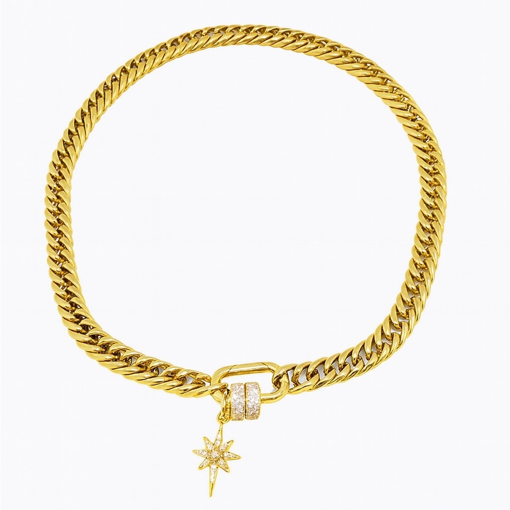 Elegant Gold Necklace with Star Pendant